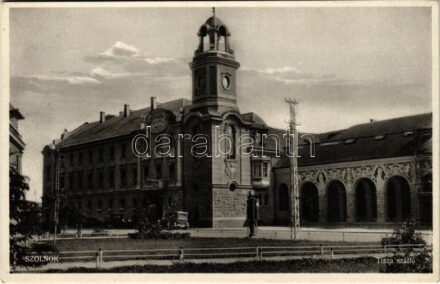 1931 Szolnok, Tisza szálloda, automobil