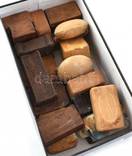 Egy cipősdoboznyi régi mosószappan gyűjtemény klf darabokkal