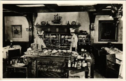 Amsterdam, 'Astoria' Eenige Origineele Fransch-Restaurant-Rotisserie in Nederland, Oud Hollandsche Taverne met Engelsche Grill, Old Scotch-Bar / restaurant and bar, interior with cooks
