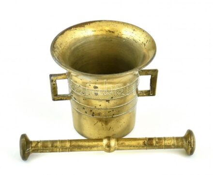 Kisebb méretű réz mozsár d: 9 cm m: 8 cm