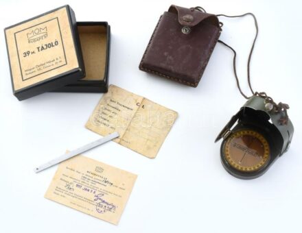 MOM 39M tájoló, eredeti dobozában, tokkal, leírással. Nem működik