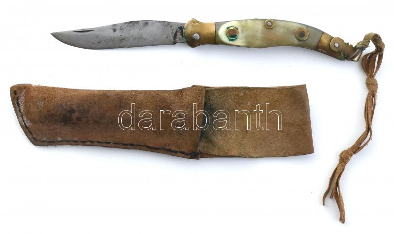 Jelzett vadász bicska, zsebkés, Válik jelzéssel a pengén, bőr tokkal, réz és szaru markolattal, h: 26 cm