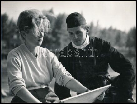 1963 Kriss Géza (?-?) aláírásával, cím nélküli vintage fotó, 18x24 cm