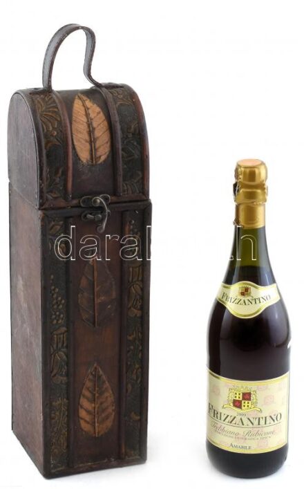 2009 Frizzantino Díszes fa bortartóban, fém fogantyúval, fém kapoccsal, m:38 cm