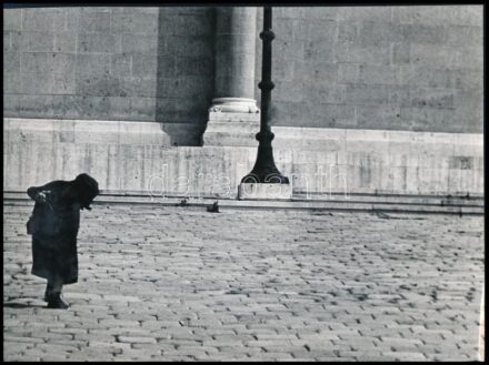 1966 Dr. Mártonyi Imre: A kripták felé, feliratozott vintage fotóművészeti alkotás, 18x24 cm