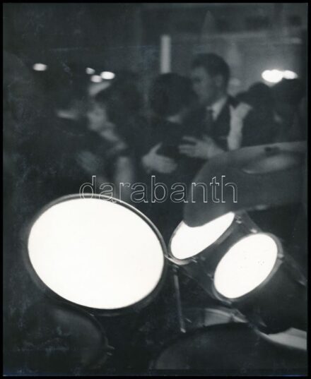 1966 Balázsi József debreceni fotóművész feliratozott vintage fotóművészeti alkotása (Tangó), 21,6x17,8 cm