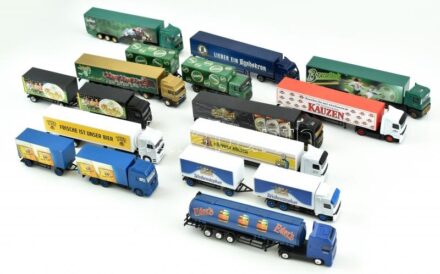 13 db italreklámos játék kamion, fém és műanyag, új állapotban. 1:87 méretarány.