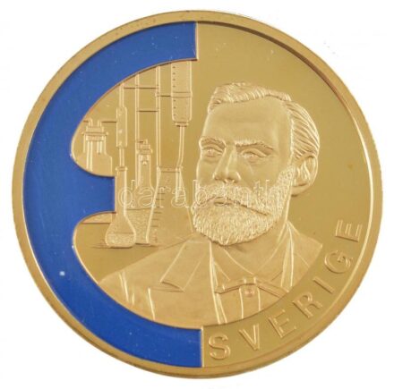 2000. 'Svédország (Alfred Nobel)' aranyozott Cu-Ni, részben kézzel festett emlékérem'Die ersten Farb-Europa-Prägungen' sorozatból, sorszámozott tanúsítvánnyal (40mm) T:PP 2000. 'Sverige (Alfred Nobel)' gold plated Cu-Ni, partially