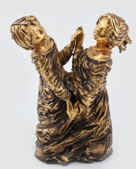 Debreczeni és Pelcz Kerámia, Szilvásvárad, Hungary. 1999. Táncoló nők, aranyozott kerámia, kopott, m:22cm