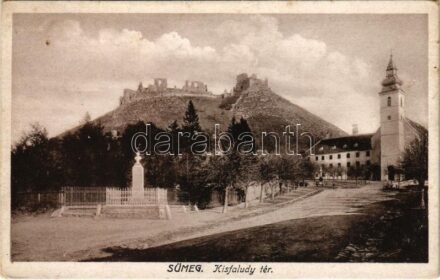 Sümeg, Kisfaludy tér és szobor, vár, templom