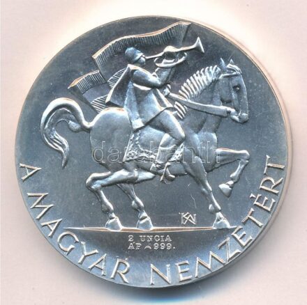 Kiss Nagy András (1930-1997) 1973. 'Magyar Nemzetért / Erdély' jelzett, két unciás Ag emlékérem (62,42g/0,999/42,5mm) T:BU