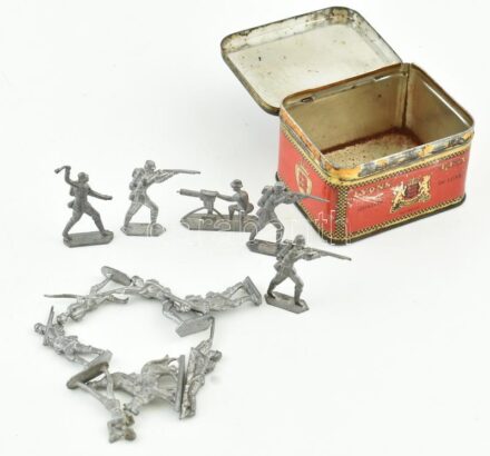 Festetlen ólomkatonák, 12 db, fém dobozban