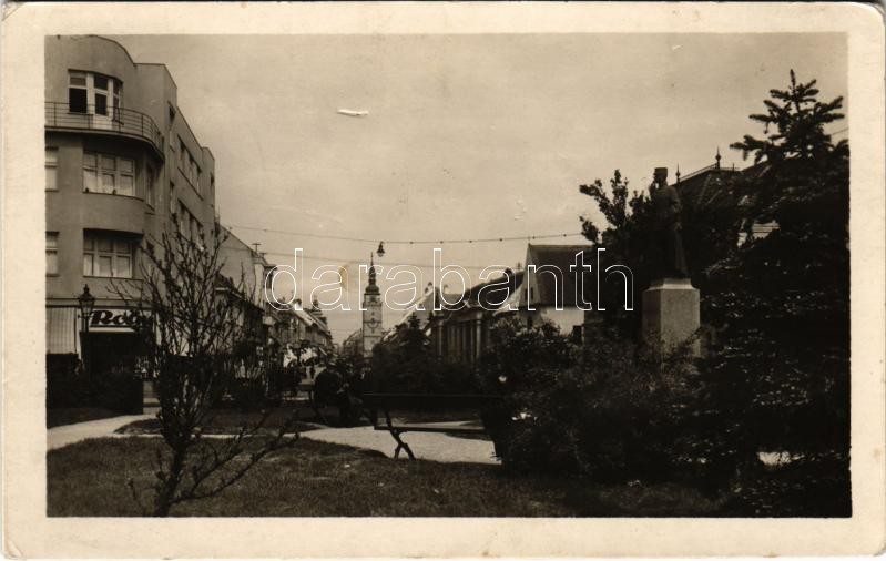 1947 Nagyszombat, Trnava; utca, üzlet, emlékmű / street view, shop, monument (EK)
