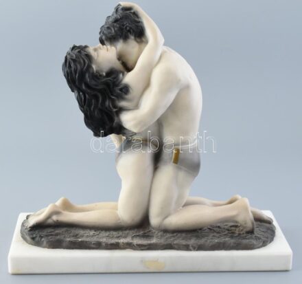 D'Ador Mod Pat: 'Romantikus pár' műgyanta szobor. Jelzett, m:27cm