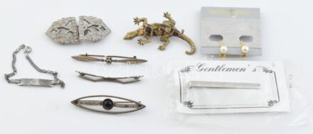 Vegyes bizsu tétel, bross fülbevaló, stb