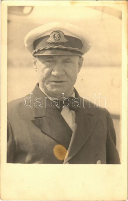 Hajóskapitány / Captain. photo