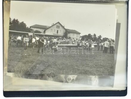 cca 1960-1970 27 db Magyarországon készült repülőket, repülőszerencsétlenségeket ábrázoló fénykép kis berakóban