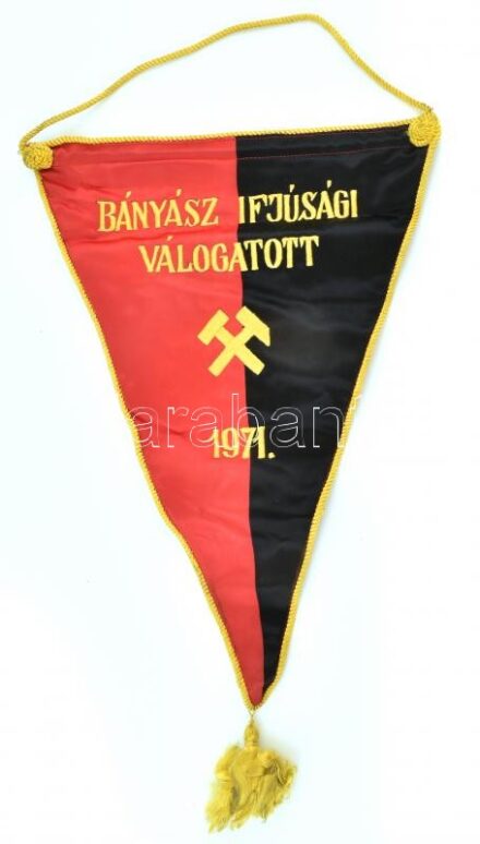 Bányász ifjúsági válogatott szocreál selyem zászló 40 cm