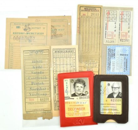 15 db klf közlekedési jegy, hetijegy, bérlet (közte 7 db használatlan) és 2 db katonajegy
