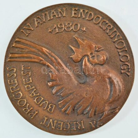 Polányi Aladár 1980. 'A madár endokrinológia közelmúltbeli fejlődése Budapest 1980 / Állatorvosi Egyetem 1787' öntött Br emlékérem tokban (74mm) T:1- 1980. 'Recent Progress in Avian Endokrinology Budapest 1980 / Universitas