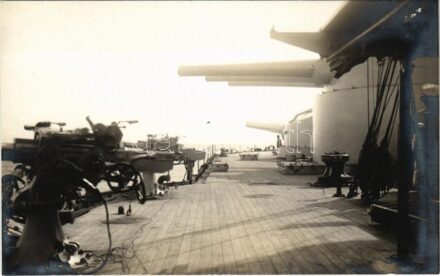 Schnellfeuergeschütz K.u.K. Kriegsmarine / Az Osztrák-Magyar Haditengerészet Tegetthoff-osztályú csatahajójának gyorstüzelő ágyúi / WWI Austro-Hungarian Navy Tegetthoff-class dreadnought battleship's quick-firing guns. Phot. Alois Beer.