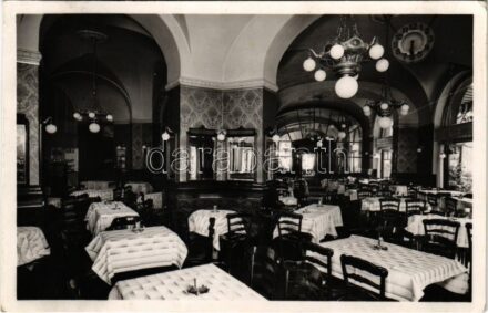 1942 Budapest VIII. Valéria Kávéház, belső. József körút 87.