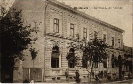 Dombóvár, Kereskedelmi kaszinó . Vasúti levelezőlapárusítás 9884.