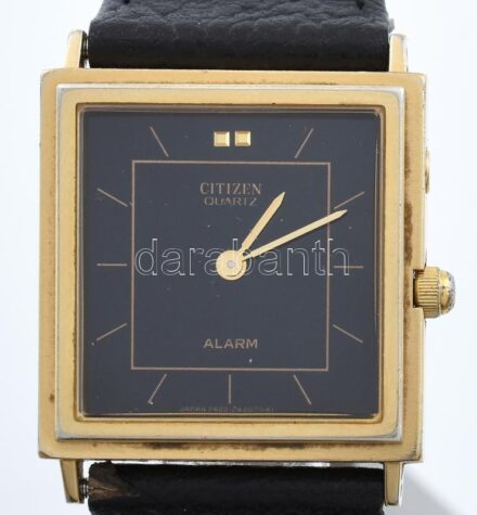 Citizen quartz női karóra, ébresztő funkciós, sérült bőrszíjjal, kopásnyomokkal, karc az üvegen, működik d:24mm