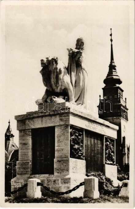 Nagykőrös, Hősök szobra. Weinstock E. 798.