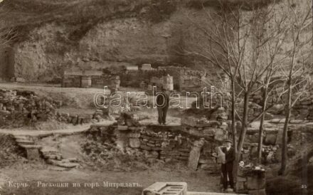 Kerch, Kercs; Excavations on Gora Mitridat, Roman era ruins (EK)