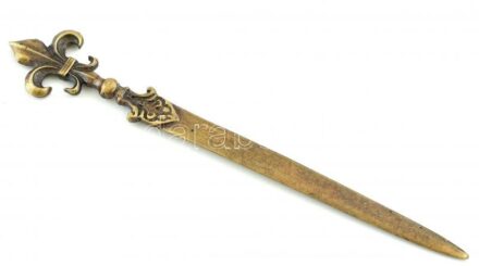 Cserkész liliomos réz levélbontó 16 cm