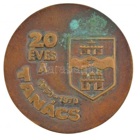 1970. '20 éves a Tanács / A VI. ker. Tanács Végrehajtó Bizottsága - Kocsis Imre elvtársnak a 'Terézváros' lakóssága érdekében végzett munkájaért' rossz helyesírással gravírozott Br emlékérem (78mm) T:2- korr., ragasztásnyom