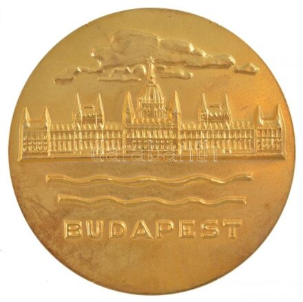 1974. 'Budapest / Budapest Nemzetközi Tornászbajnoksága 1974. Nyujtó I.' aranyozott Br emlékérem (70mm) előlapján a Parlament, hátulján gravírozott felirat, eredeti tokban T:2 kis peremhibák, kis patina