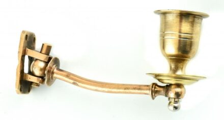 Gyertyatartó, réz, állítható, kis horpadásnyomokkal, kis kopásokkal. h.: 11 cm. m.: 5, 5 cm.