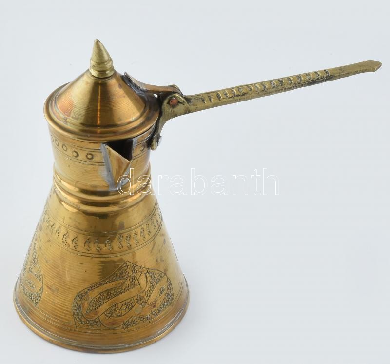 Közel-keleti réz kávéforraló, cezve, ritkább fedeles kivitelben, jó állapotban, m: 15 cm