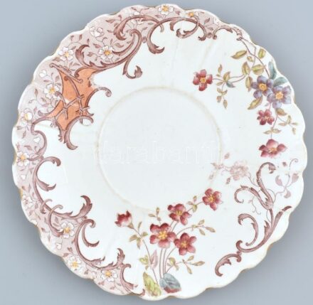 Sarraguemines fajansz tál, részben kézzel festett, jelzett, kopásnyomokkal, d: 17,5 cm