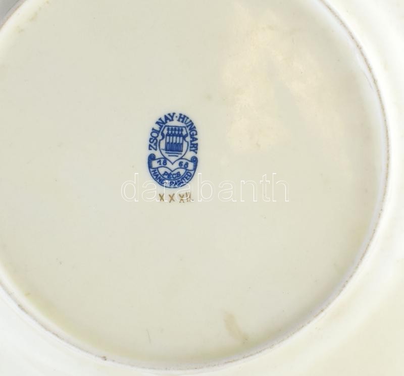 Zsolnay porcelán, kézzel festett, virágmintás, karcos máz, átmérő: 19 cm. - Image 2