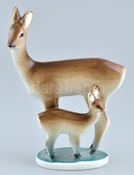Zsolnay porcelán őzmama a gidájával figura, kézzel festett, jelzett, hibátlan, m: 17,5 cm, h: 13 cm
