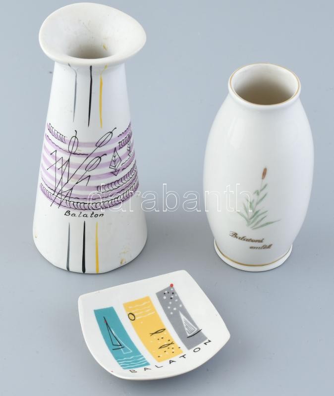 3 db retro balatoni szuvenír porcelán tárgy: Kőporc, Hollóházi. 14 cm-ig