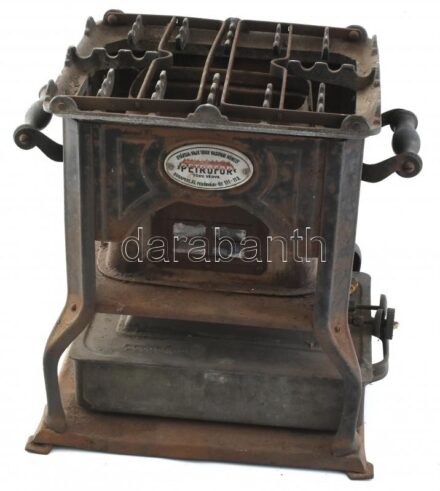 Petrofor Vajk Tibor vasipari művek petróleum tűzhely. Fém, cca 1930. Rozsdás. 34 cm
