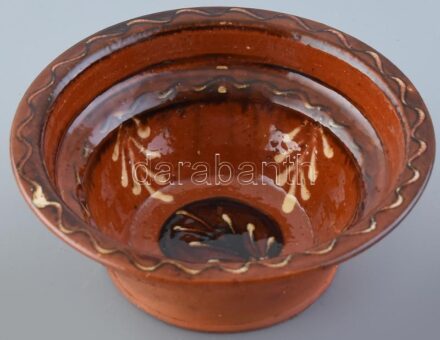 Népi kerámia tálka, jelzett, kopott, d:17cm
