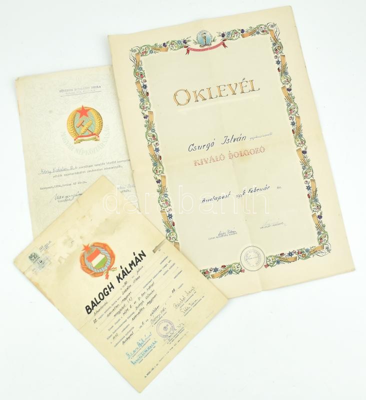 3 db szocialista oklevél, viseltes állapotban