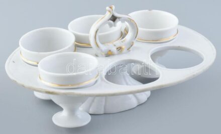 Porcelán tojástartó készlet 4 db tojástartóval