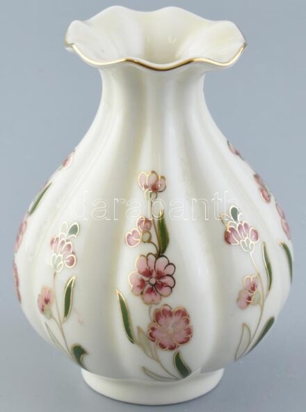Zsolnay virágmintás porcelán váza, kézzel festett, jelzett, kopásnyomokkal, m: 11 cm