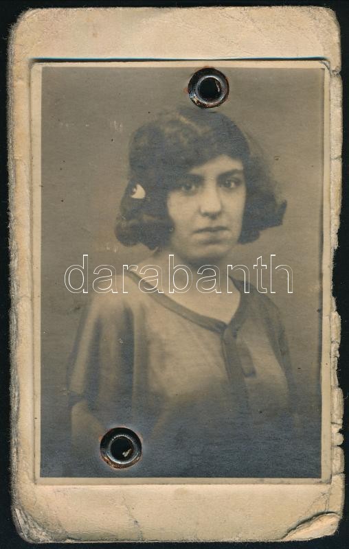 cca 1920-25 Fényképes tisztelet-jegy a budapesti állatkertbe, kissé sérült, 10x6,5 cm