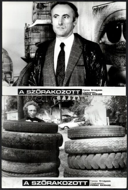 1970 ,,A szórakozott' című francia film szereplői (köztük Pierre Richard) és jelenetei, 13 db vintage produkciós filmfotó (kisebb hibákkal), 18x24 cm