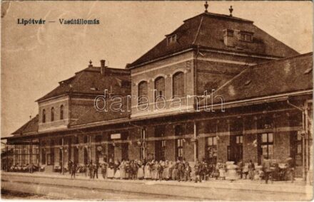 Lipótvár, Újvároska, Leopoldov; Vasútállomás. Vasúti levelezőlapárusítás 9239. / railway station (EK)