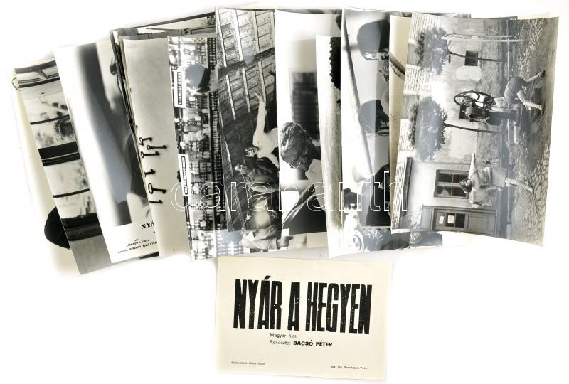 1967 ,,Nyár a hegyen' című magyar film jelenetei és szereplői, 21 db produkciós filmfotó, + 1 db szöveges kisplakát, 24x30 cm