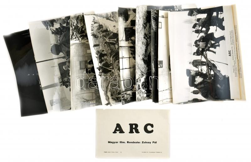 1970 ,,Arc' című magyar film jelenetei és szereplői, 13 db produkciós filmfotó, + 1 db szöveges kisplakát, 24x30 cm