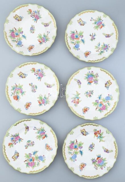 Herendi Viktória mintás 6db lapostányér, kézzel festett porcelán, jelzett, kopásnyomokkal.